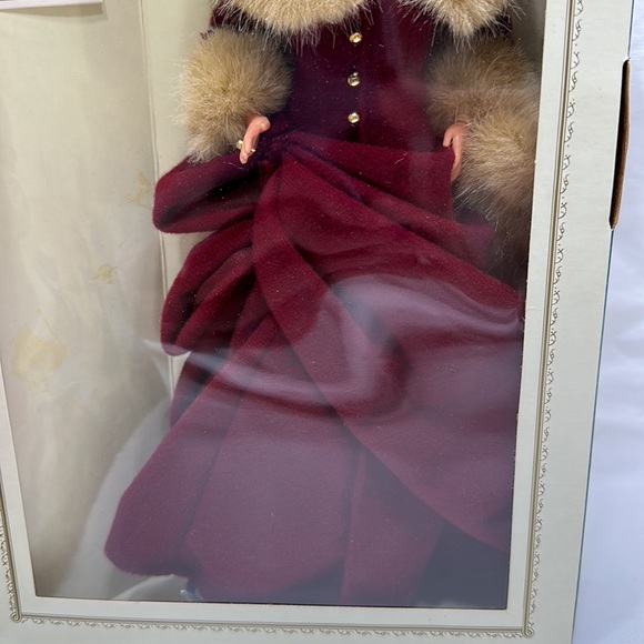 Victorian Elegance Barbie - Picture 5 of 11